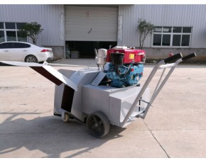 隆興自走式柴油機(jī)拌料翻堆機(jī)