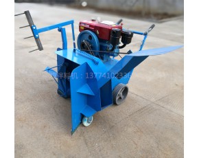 自走式柴油拌料機(jī)